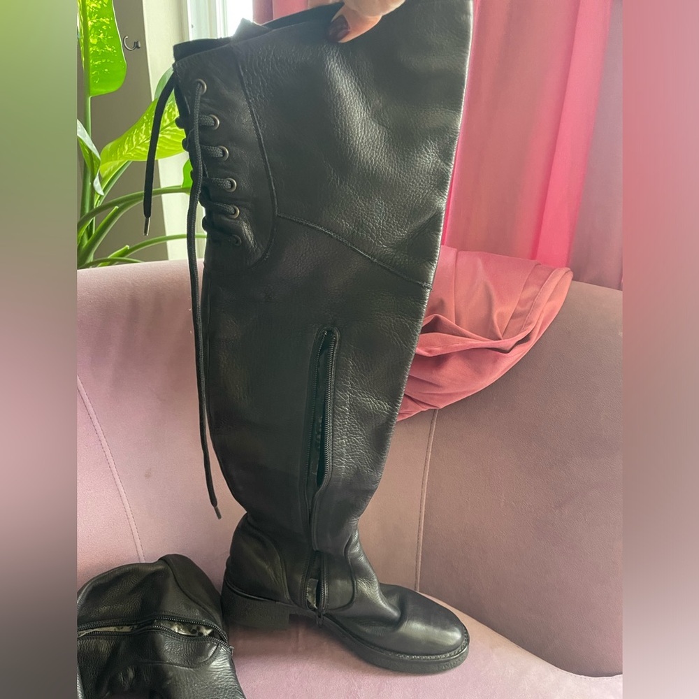 Black Leather Knee-High Boots - Picture 6 of 6